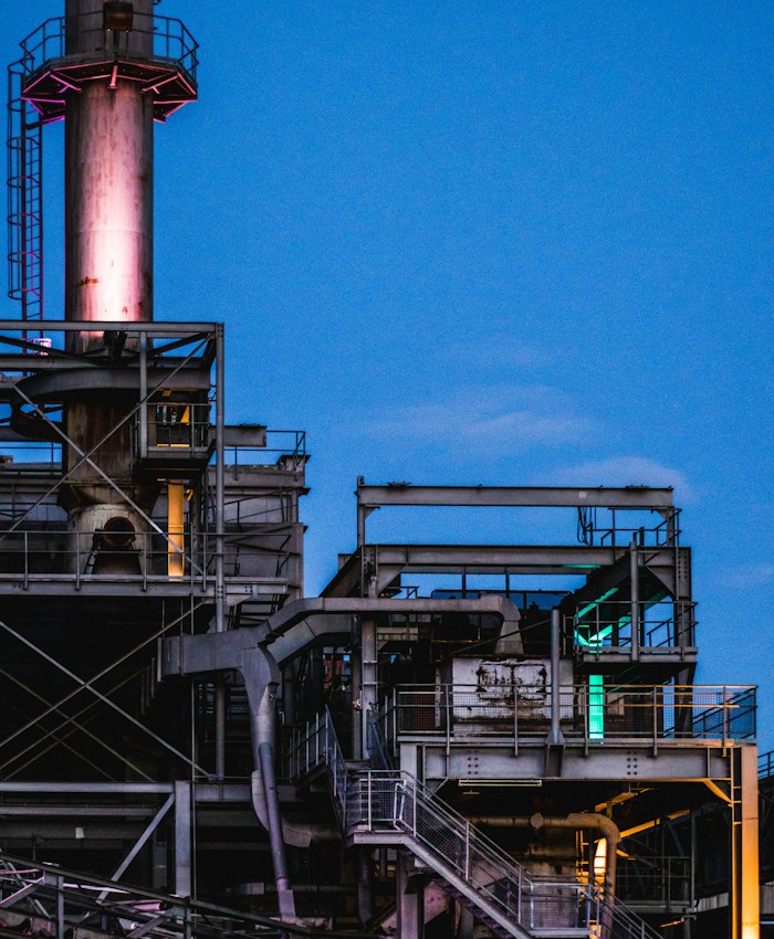 Instalação industrial com tubagens em fábrica
